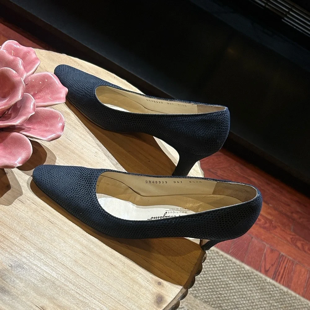Salvatore Ferragamo Boutique Navy Blue‎ Snake Skin Leather Pumps Size 8.5 A